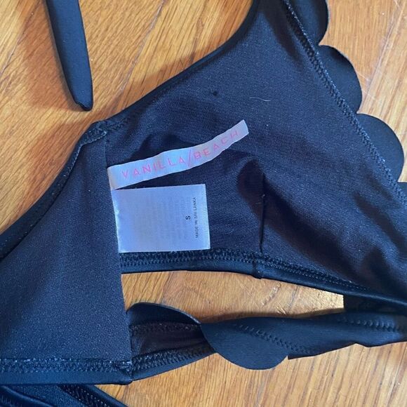VANILLA BEACH | black scallop edged bikini S - Picture 3 of 6